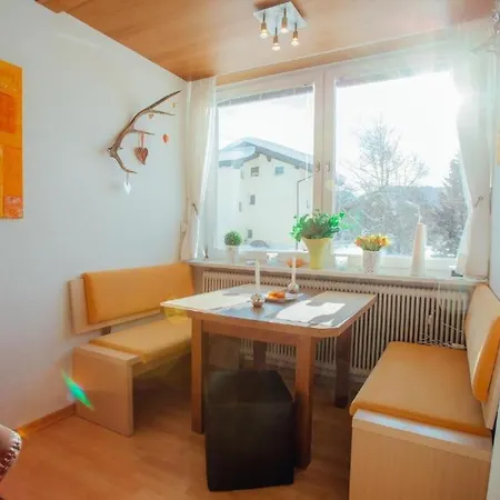 App Harmonie Mit Hallenbad Und Sauna By Monicare Lejlighed Seefeld in Tirol